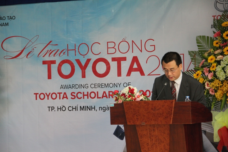 9 sinh viên xuất sắc của Trường Đại học Công nghiệp TPHCM nhận học bổng Toyota 2014