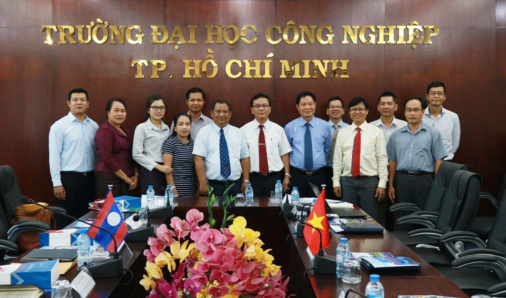 Nhà trường đón tiếp Trường Cao đẳng Kỹ thuật Hữu Nghị Viên Chăn - Hà Nội, Lào tới thăm và làm việc