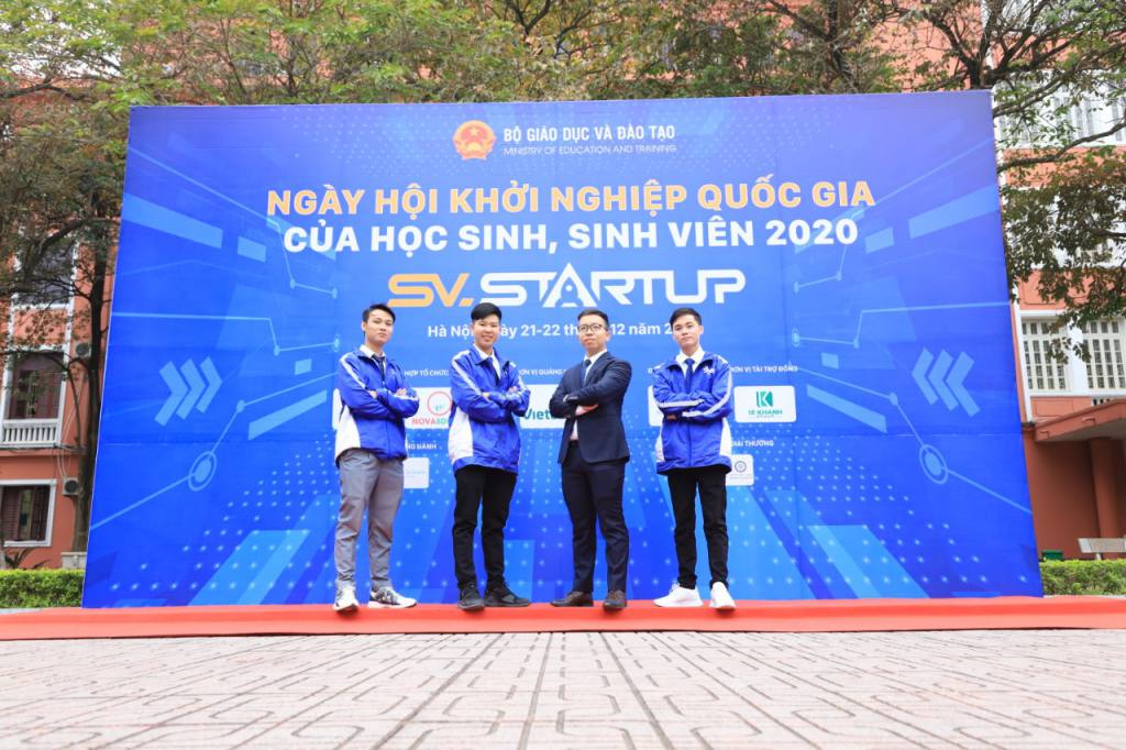 Đại diện IUH lọt TOP50 SV-START UP 2020