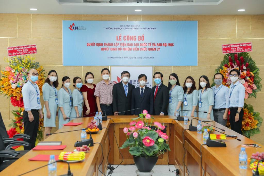 IUH thành lập Viện Đào tạo Quốc tế và Sau đại học