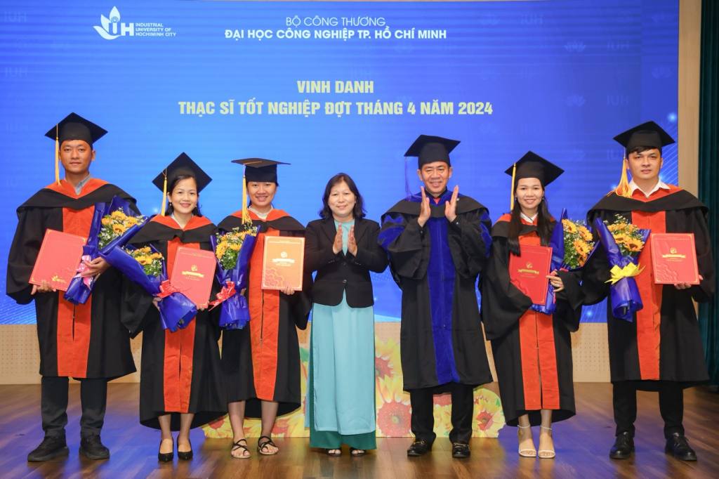 Lễ Khai giảng chương trình sau đại học và trao bằng bậc thạc sĩ, tiến sĩ năm 2024 tại IUH