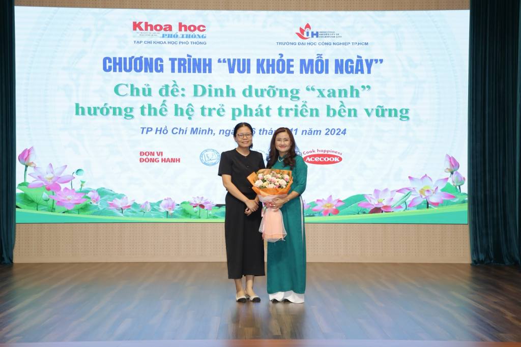 Cùng bác sĩ để “Vui khỏe mỗi ngày” tại Đại học Công nghiệp TP. HCM