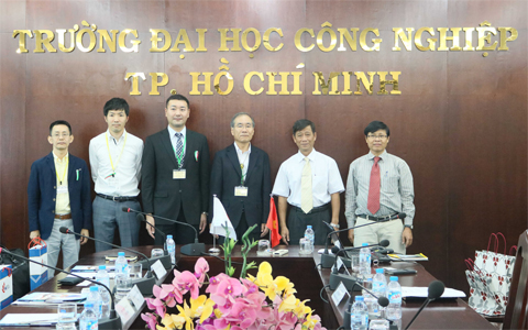 Tiếp đoàn học sinh Nhật Bản